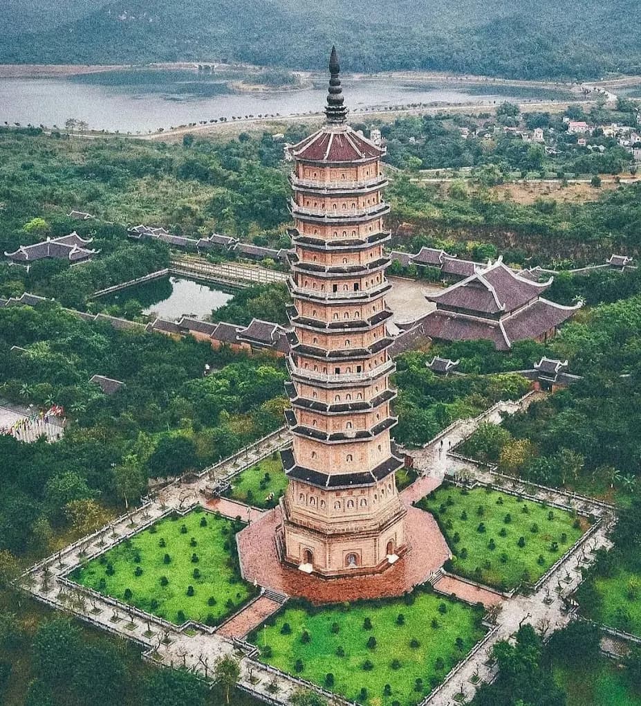 Temples, River Caves & Mountain Views